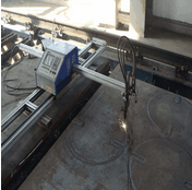 Máy cắt lập trình CNC